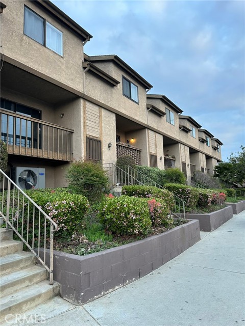 Detail Gallery Image 17 of 18 For 850 W 157th #6,  Gardena,  CA 90247 - 2 Beds | 2/1 Baths
