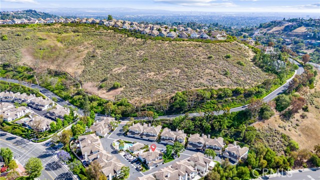 5847 E Rocking Horse Way, Orange CA: https://media.crmls.org/medias/5fd412f1-f48f-496d-9467-e07b46daa849.jpg