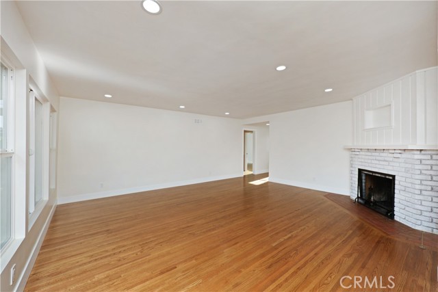 Detail Gallery Image 9 of 37 For 10703 Woodruff Ave, Downey,  CA 90241 - 3 Beds | 2 Baths