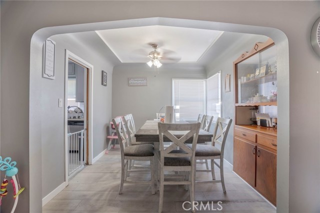 Detail Gallery Image 8 of 40 For 9727 Glandon St, Bellflower,  CA 90706 - 5 Beds | 5 Baths