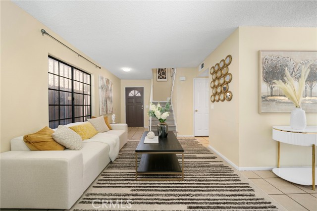 Detail Gallery Image 3 of 19 For 1013 S Reservoir St, Pomona,  CA 91766 - 3 Beds | 2/1 Baths