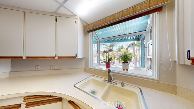 Detail Gallery Image 7 of 63 For 19361 Brookhurst St #43,  Huntington Beach,  CA 92646 - 2 Beds | 2 Baths