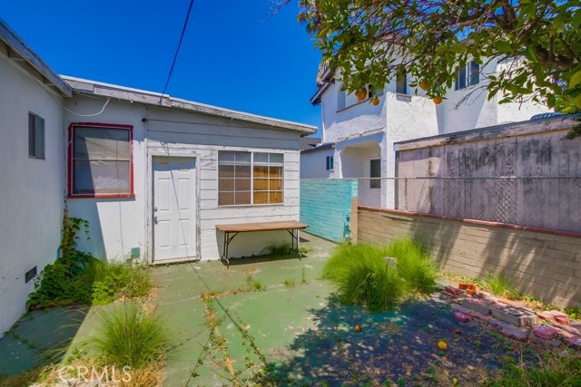 327 S 35th Street, San Diego CA: https://media.crmls.org/medias/5fd74a3b-e4c5-493e-ade7-83338a169f22.jpg