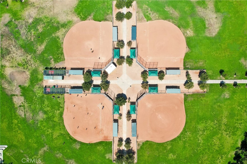 https://media.crmls.org/medias/5fd98b13-0c33-42e3-9f12-32e9113bcfe8.jpg?preset=X-Large