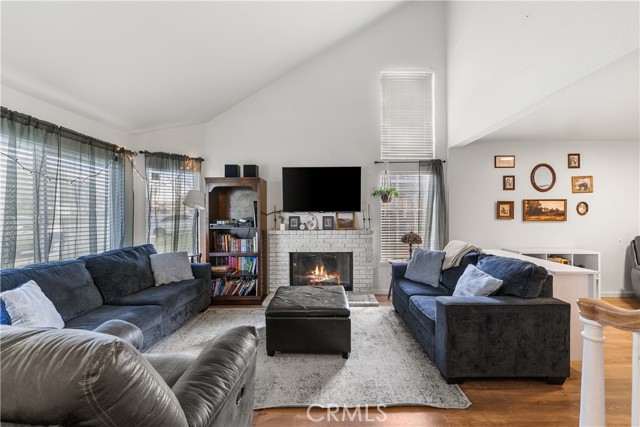 Detail Gallery Image 2 of 38 For 39329 Beacon, Palmdale,  CA 93551 - 3 Beds | 3 Baths