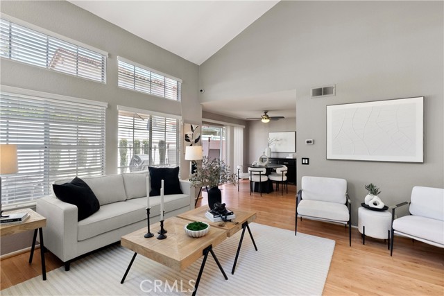 8 Geranium, Rancho Santa Margarita CA: https://media.crmls.org/medias/5fd9cdb1-3f72-4c8b-aa74-92cd63ee2f38.jpg