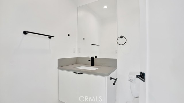 Detail Gallery Image 28 of 39 For 1215 N. Kingsley Dr #1215 1/2,  Los Angeles,  CA 90029 - 4 Beds | 4/1 Baths
