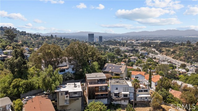 Detail Gallery Image 3 of 45 For 7010 Loyal Trl, Los Angeles,  CA 90068 - 2 Beds | 3 Baths