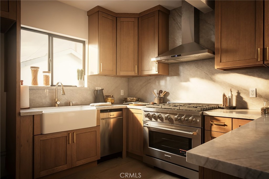 https://media.crmls.org/medias/5fdc832a-8945-4b96-b28e-0be6991e4669.jpg?preset=X-Large