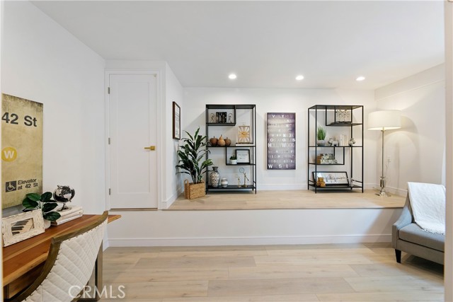 Detail Gallery Image 38 of 51 For 3900 Benedict Canyon Dr, Sherman Oaks,  CA 91423 - 3 Beds | 4 Baths
