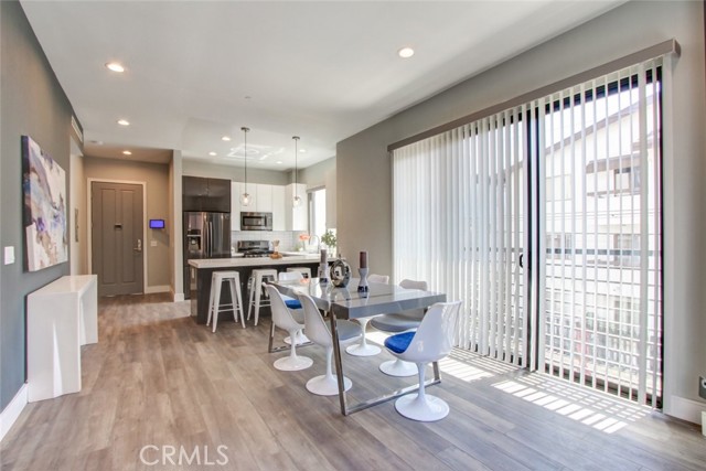 Detail Gallery Image 4 of 17 For 330 Street Salem #204,  Glendale,  CA 91203 - 3 Beds | 2/1 Baths