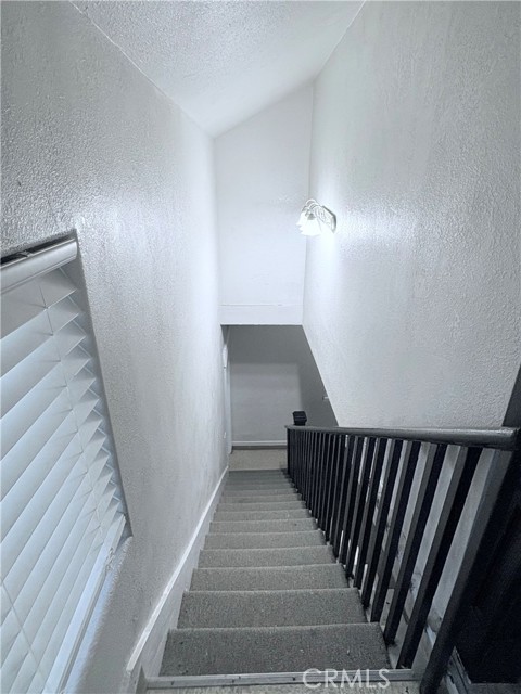 Detail Gallery Image 2 of 10 For 20937 Francis Dr, –,  CA 93261 - 5 Beds | 2 Baths