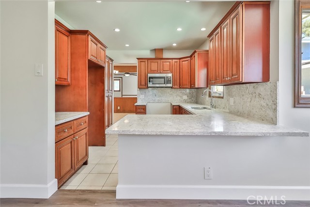 Detail Gallery Image 9 of 64 For 17727 Tulsa St, Granada Hills,  CA 91344 - 7 Beds | 4 Baths