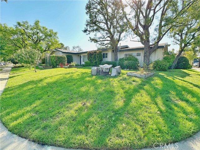 Detail Gallery Image 4 of 28 For 10229 Aldea Ave, Northridge,  CA 91325 - 4 Beds | 2/1 Baths