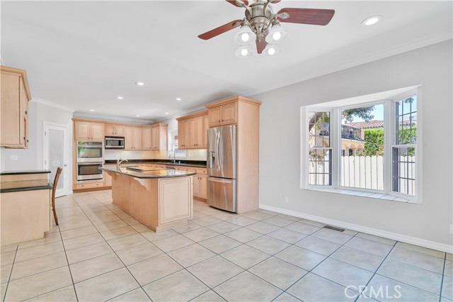 Detail Gallery Image 18 of 63 For 2747 E Ocean Bld, Long Beach,  CA 90803 - – Beds | – Baths