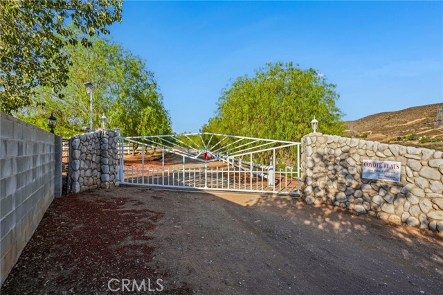 Detail Gallery Image 2 of 53 For 11709 Mint Canyon Rd, Agua Dulce,  CA 91390 - 3 Beds | 3 Baths