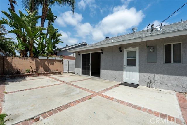 15251 Nottingham Lane, Huntington Beach CA: https://media.crmls.org/medias/5fe177d3-c014-4df0-8bfd-dcdaf5e2d44f.jpg