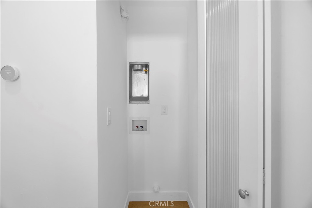 https://media.crmls.org/medias/5fe1e27e-5168-4bdb-9098-d11a1f46d909.jpg?preset=X-Large