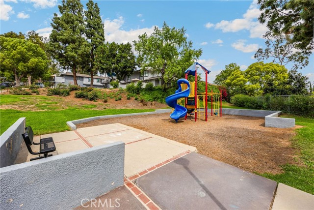 Detail Gallery Image 30 of 42 For 20276 Greenhill Lane #62,  Yorba Linda,  CA 92886 - 2 Beds | 1/1 Baths