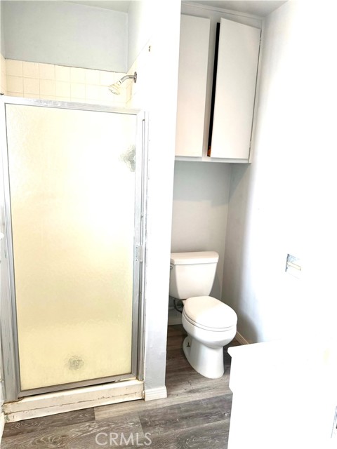 Detail Gallery Image 5 of 6 For 663 Eston Pl #B,  Lancaster,  CA 93535 - 1 Beds | 2 Baths