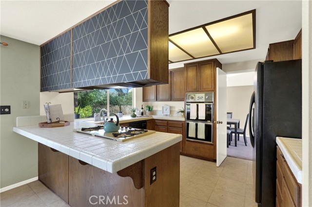 18417 Mount Kristina Street, Fountain Valley CA: https://media.crmls.org/medias/5fe21e52-7344-44bb-b018-42c720ee3ba2.jpg
