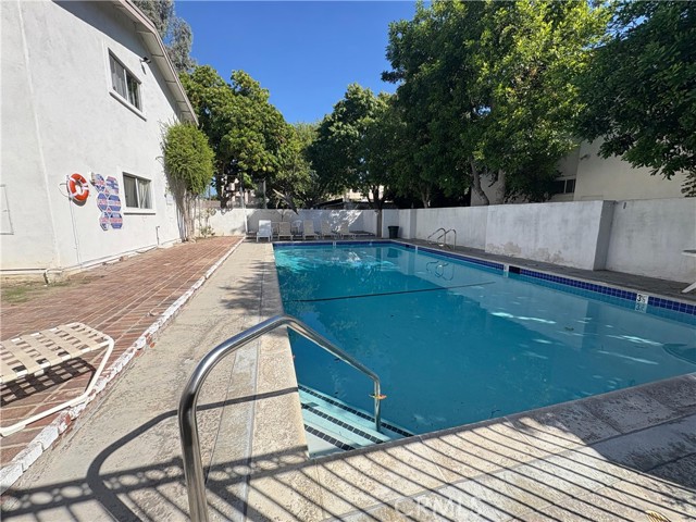 Detail Gallery Image 27 of 32 For 18619 Collins #F29,  Tarzana,  CA 91356 - 2 Beds | 2 Baths