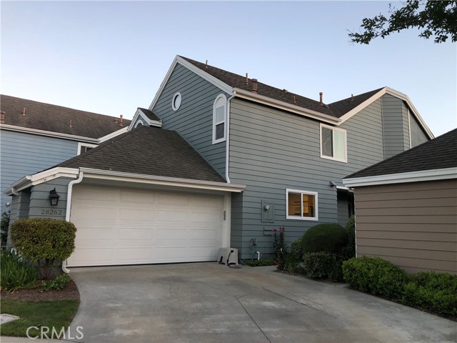 28262 Glenbrook, Mission Viejo CA: https://media.crmls.org/medias/5fe36632-abfa-4dcc-a406-da2c5b48512d.jpg