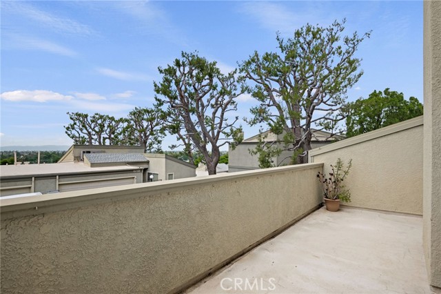 15760 Midwood Drive, Granada Hills CA: https://media.crmls.org/medias/5fe384f3-feaa-4699-8c6f-d15c3577e3e2.jpg
