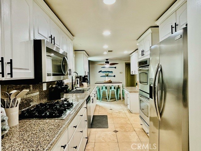 4819 RIVER Avenue, Newport Beach CA: https://media.crmls.org/medias/5fe3f59d-b758-44ea-8141-d060581c93a0.jpg