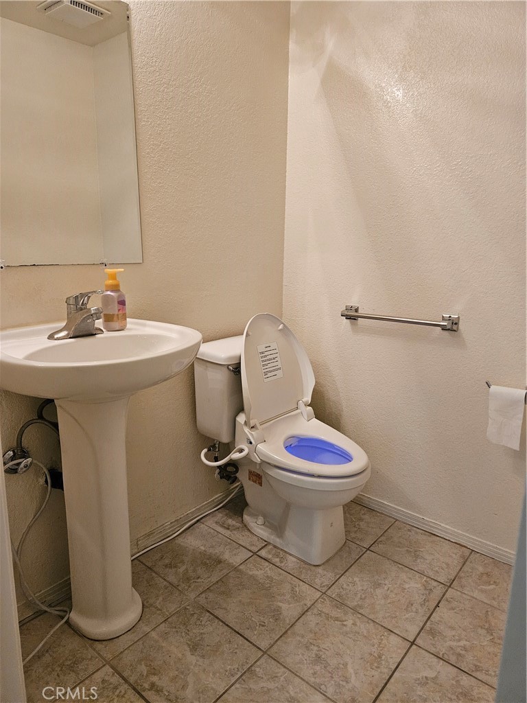 https://media.crmls.org/medias/5fe4e23b-dafe-4be3-85ff-f7f180514422.jpg?preset=X-Large