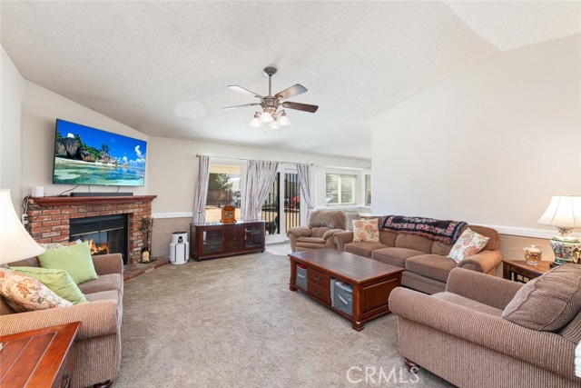 Detail Gallery Image 14 of 38 For 21141 Nandina, Apple Valley,  CA 92308 - 3 Beds | 2 Baths