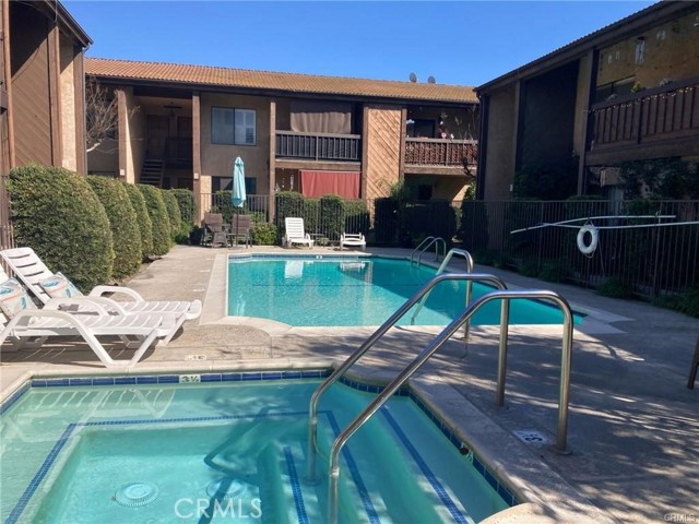 1304 Mountain Avenue, Duarte CA: https://media.crmls.org/medias/5fe625b8-834f-44ec-bd29-30de59331aaf.jpg