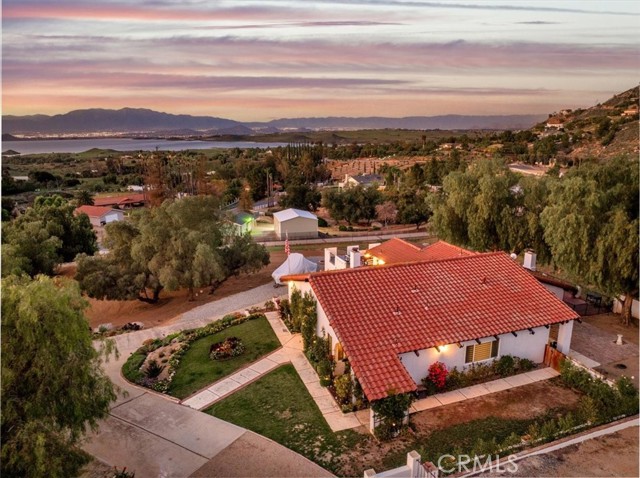 Detail Gallery Image 7 of 36 For 21260 Ridgedale, Lake Mathews,  CA 92570 - 4 Beds | 4 Baths