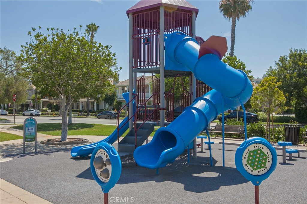 https://media.crmls.org/medias/5fe83d4d-8f32-4a13-b7e6-35060d85ee5c.jpg?preset=X-Large