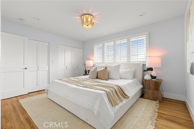 Image 32 of 73 For 4972 Park  