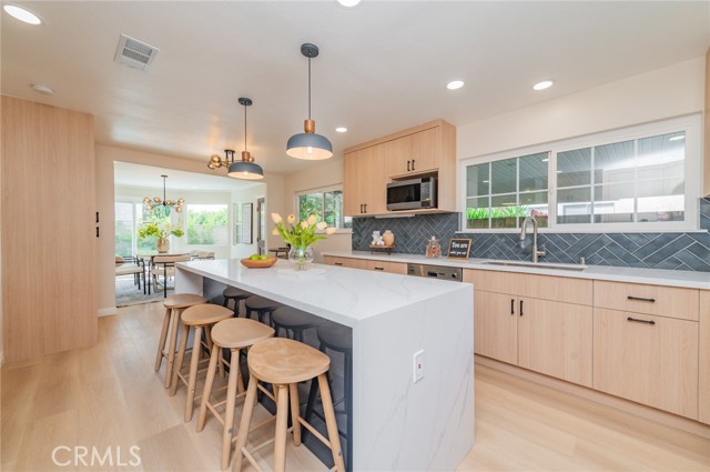921 Azalea Avenue, Placentia CA: https://media.crmls.org/medias/5fe8a6bb-9ea7-490b-805c-8f9288f98f27.jpg