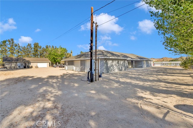Detail Gallery Image 6 of 68 For 10298 Custer Ave, Lucerne Valley,  CA 92356 - 5 Beds | 2/1 Baths
