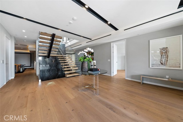 1947 Glencoe Way, Los Angeles CA: https://media.crmls.org/medias/5fe95e57-e634-4fb5-a3bd-a21309cb136c.jpg