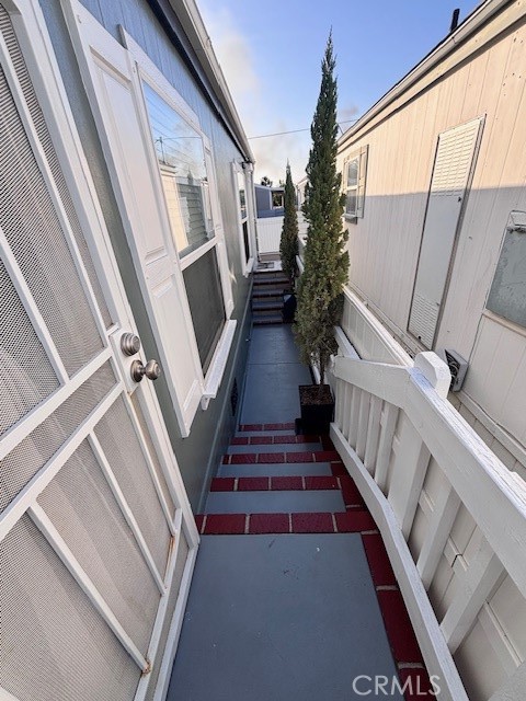 Detail Gallery Image 4 of 25 For 7560 Woodman #75,  Van Nuys,  CA 91405 - 2 Beds | 1 Baths