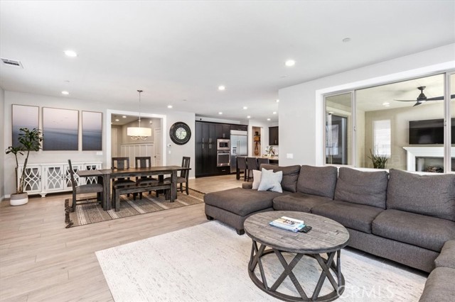 Detail Gallery Image 6 of 60 For 235 Triumph Ln, San Marcos,  CA 92078 - 4 Beds | 3/1 Baths