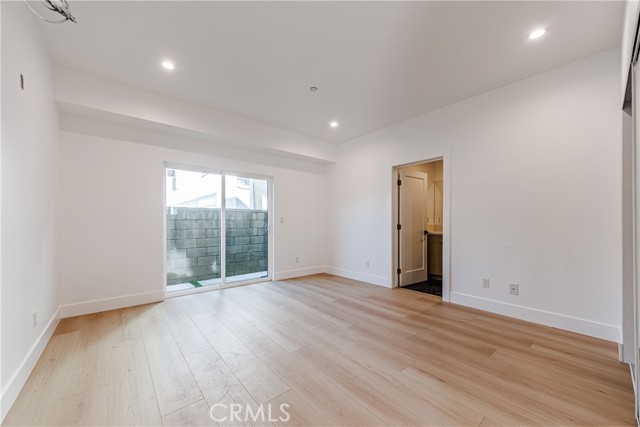 Detail Gallery Image 64 of 75 For 5209 W 20th, Los Angeles,  CA 90016 - – Beds | – Baths