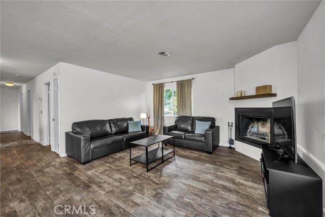 Detail Gallery Image 20 of 52 For 18528 North Shore Dr, Hidden Valley Lake,  CA 95467 - 3 Beds | 3 Baths