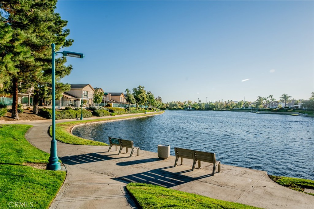 https://media.crmls.org/medias/5fedd997-02db-404d-aa31-1b3509f18fb0.jpg?preset=X-Large