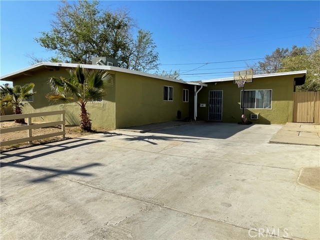 Detail Gallery Image 2 of 37 For 719 W Avenue H13, Lancaster,  CA 93534 - 4 Beds | 2 Baths