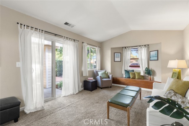 310 Henshaw Ave, Chico CA: https://media.crmls.org/medias/5fef2fce-c91b-45f1-81f3-fa476bbfc28a.jpg