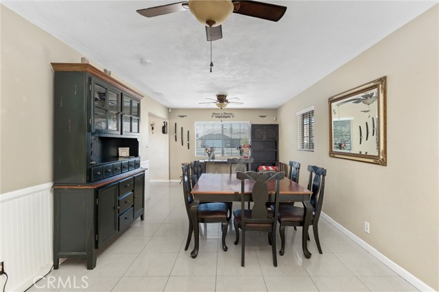 Detail Gallery Image 14 of 45 For 13447 Iroquois Rd, Apple Valley,  CA 92308 - 4 Beds | 3 Baths