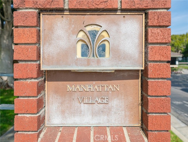 4 Santa Cruz Court, Manhattan Beach CA: https://media.crmls.org/medias/5fef7aeb-fff9-4809-92f7-1c64111b85d5.jpg