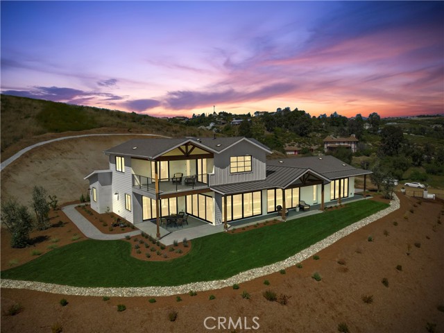 Detail Gallery Image 2 of 63 For 38721 Calle De Toros, Temecula,  CA 92592 - 5 Beds | 4 Baths
