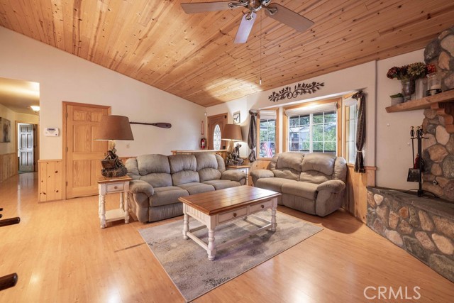 285 Santa Clara Boulevard, Big Bear Lake, CA 92315