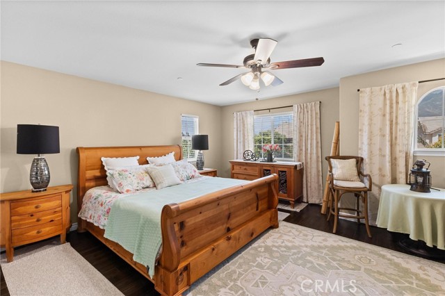 5381 Campania Way, Fontana CA: https://media.crmls.org/medias/5fefc952-e3dc-4087-8935-b2d46961e2d3.jpg